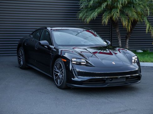 Certified 2024 Porsche Taycan image 6