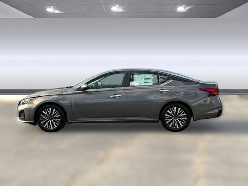New 2025 Nissan Altima 2.5 SV w/ SV Premium Package image 2