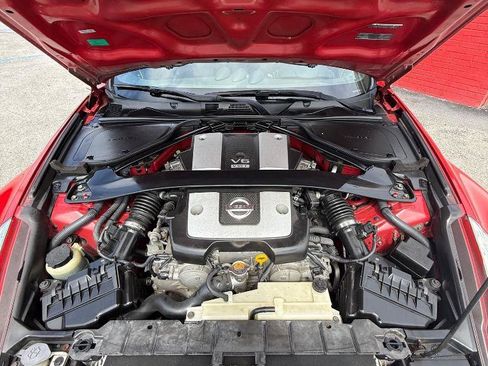 Used 2011 Nissan 370Z Coupe RWD image 25
