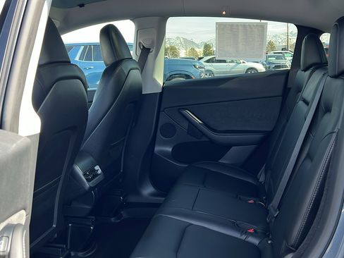 Used 2023 Tesla Model Y Long Range AWD/4WD image 13