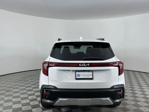 Used 2025 Kia Seltos S image 6