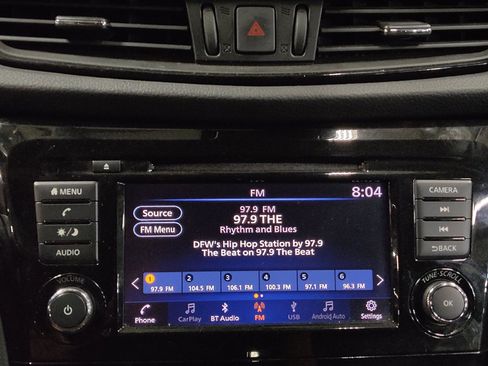 Used 2020 Nissan Rogue SV FWD image 25