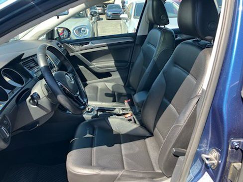 Used 2018 Volkswagen Golf Alltrack SE image 10