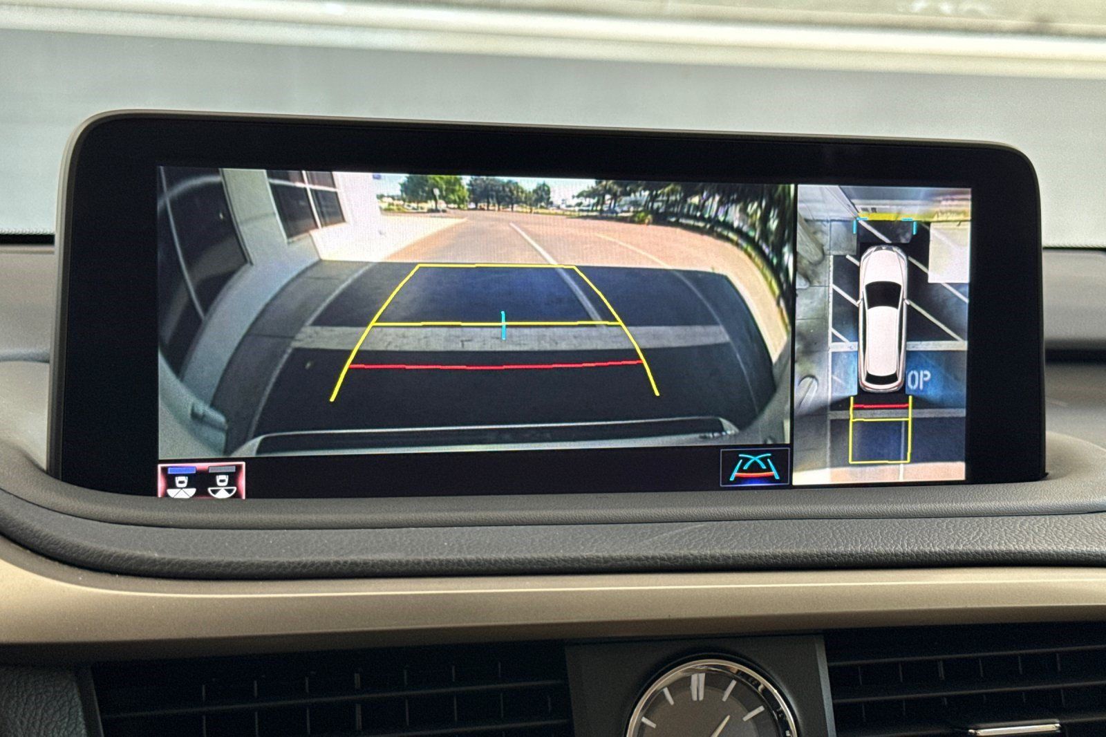 Used 2021 Lexus RX 350L FWD w/ Premium Package image 27