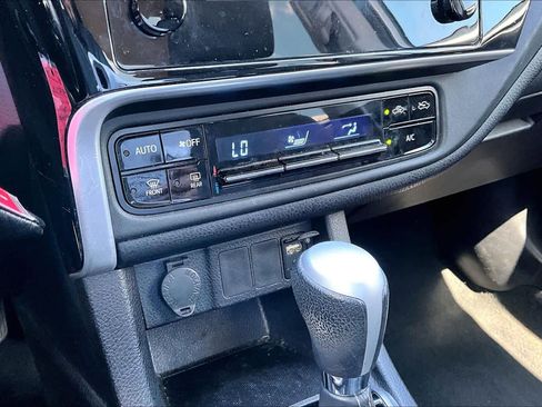 Used 2019 Toyota Corolla LE image 33