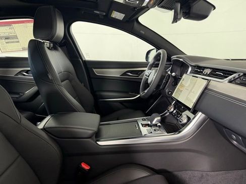 Used 2024 Jaguar XF R-Dynamic SE image 36