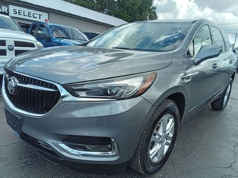 Used 2018 Buick Enclave Essence AWD/4WD image 2