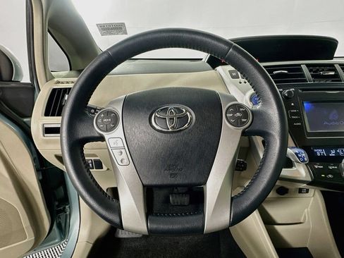 Used 2014 Toyota Prius V Five FWD image 11