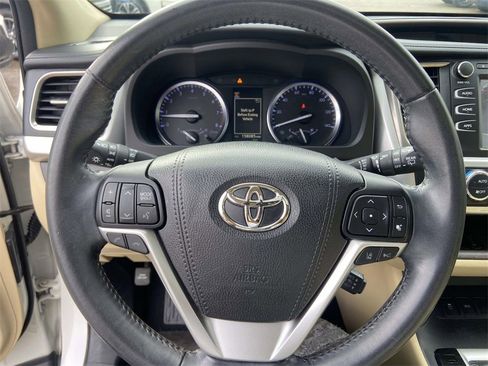 Used 2018 Toyota Highlander XLE image 33