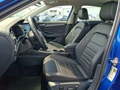Certified 2023 Volkswagen Jetta SE FWD image 17
