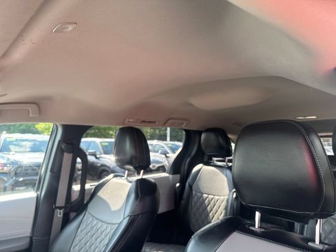 Used 2025 Toyota Sienna LE AWD/4WD image 16