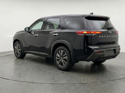 Used 2025 Nissan Pathfinder SV AWD/4WD image 6