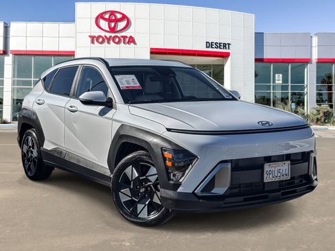 Used 2025 Hyundai Kona SEL FWD image 1