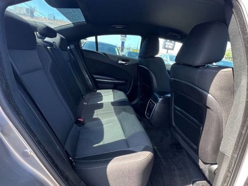 Used 2015 Dodge Charger SXT RWD image 17