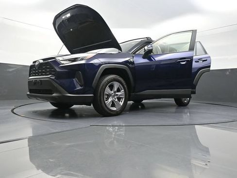 Used 2025 Toyota RAV4 XLE AWD/4WD image 40