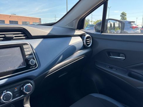 Used 2025 Nissan Versa SV FWD image 32