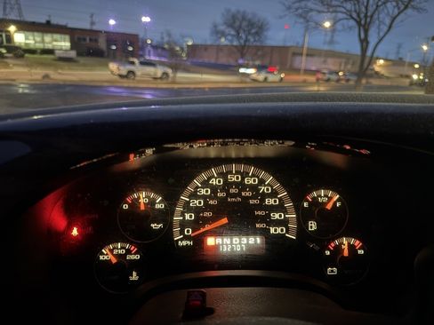 Used 1999 Chevrolet Express 1500 w/ Convenience Pkg image 13