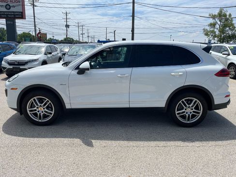 Used 2015 Porsche Cayenne Diesel AWD/4WD image 2