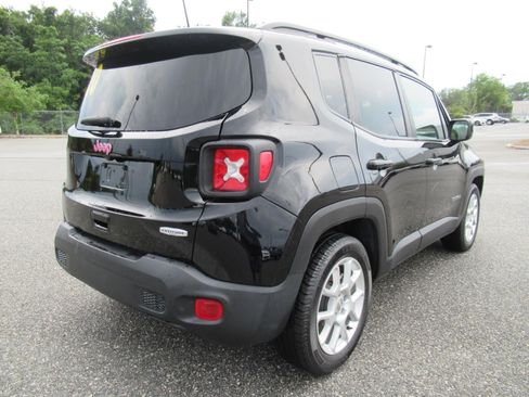Used 2020 Jeep Renegade Latitude FWD image 7