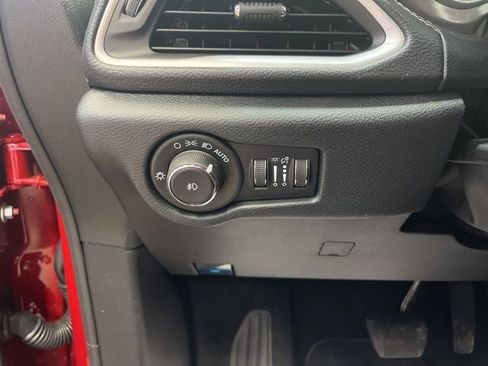 New 2025 Chrysler Pacifica Select image 7