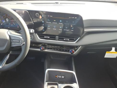 New 2027 Chevrolet Equinox LT w/ Convenience Package II FWD image 22
