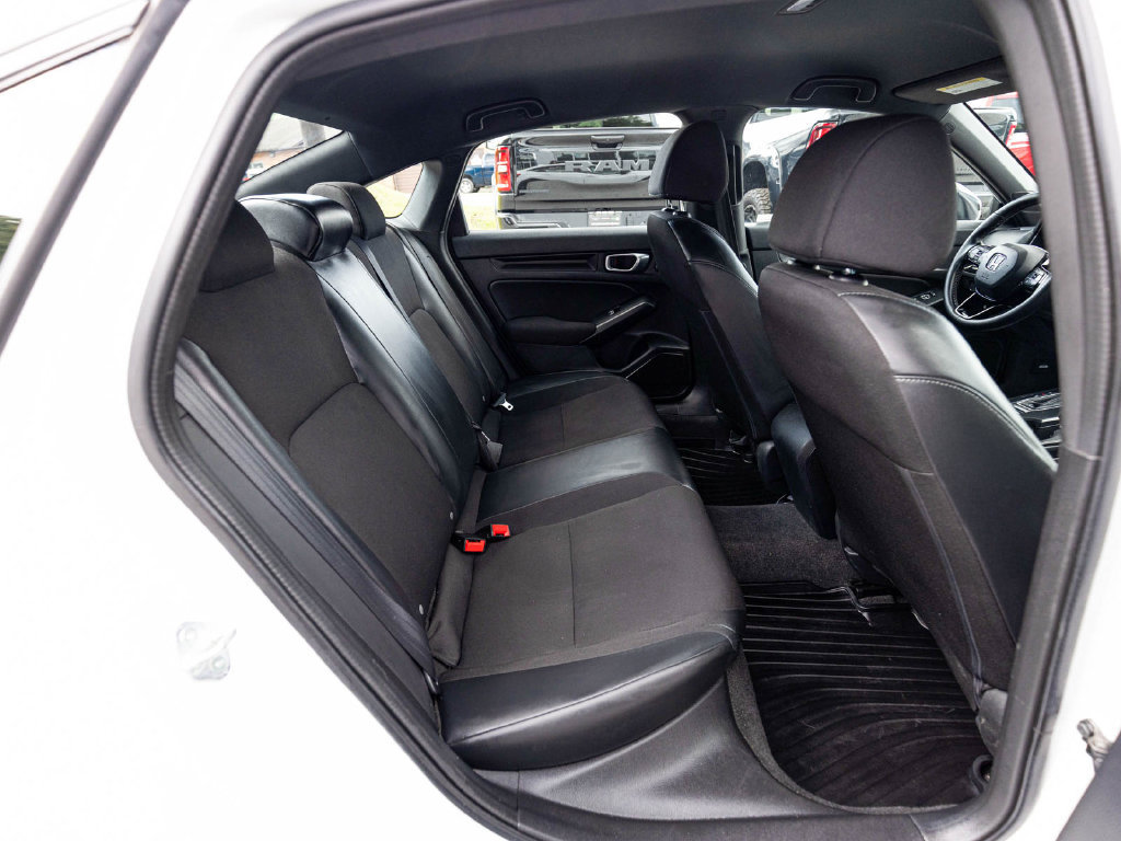 Used 2023 Honda Civic Sport image 32