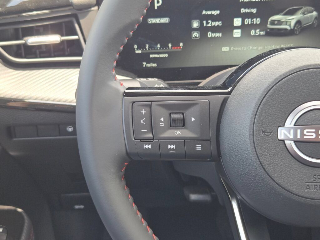 Used 2026 Nissan Kicks SR AWD/4WD image 27