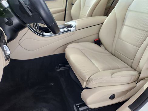 Used 2022 Mercedes-Benz GLC 300 image 12