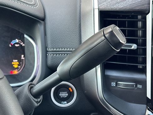New 2026 RAM 3500 Laramie AWD/4WD image 22