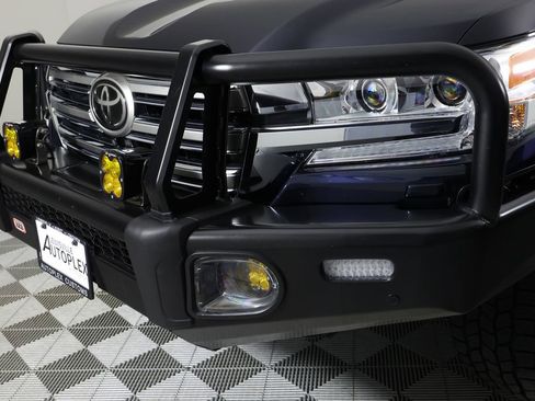 Used 2018 Toyota Land Cruiser AWD/4WD image 49