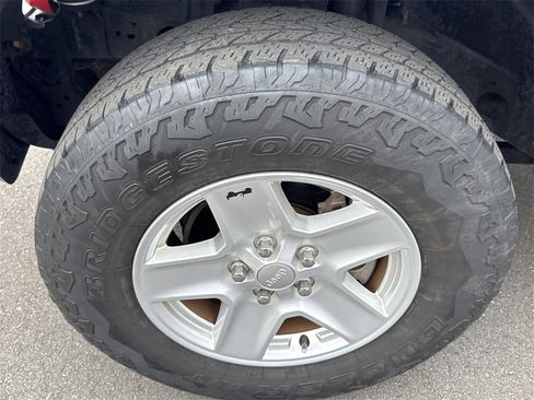 Used 2020 Jeep Gladiator Sport w/ Quick Order Package 24S image 14