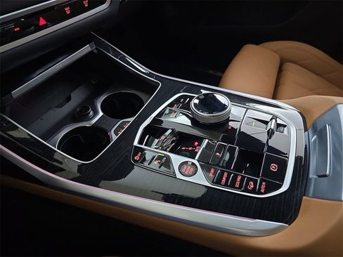 Used 2024 BMW X7 xDrive40i w/ Executive Package image 29