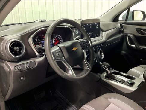 Used 2025 Chevrolet Blazer LT AWD/4WD image 14