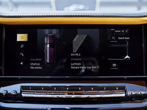 Used 2025 Rolls-Royce Cullinan image 73