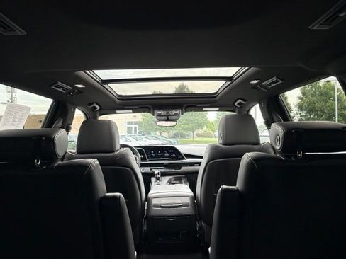 Used 2021 Cadillac Escalade Sport w/ Driver Assist Tech Package AWD/4WD image 9