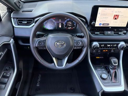Used 2023 Toyota RAV4 XSE AWD/4WD image 16