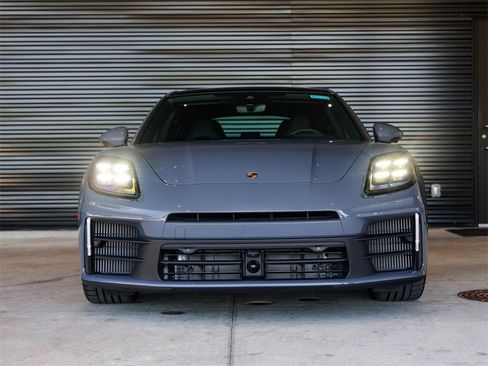 New 2025 Porsche Panamera 4 image 10