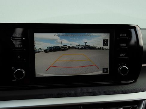 Used 2022 Kia K5 LXS FWD image 24