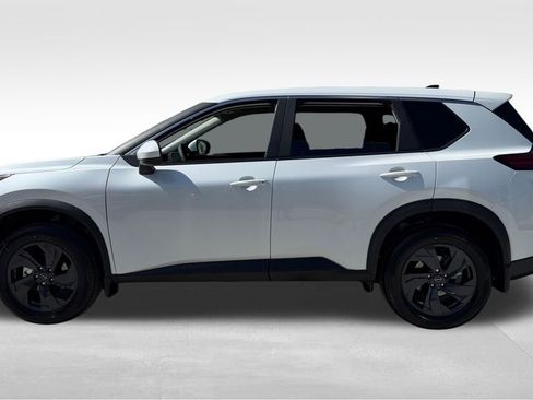 New 2026 Nissan Rogue SV w/ Cold Weather Package FWD image 4