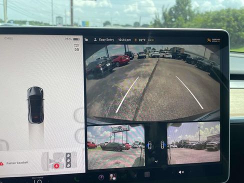 Used 2021 Tesla Model Y Long Range AWD/4WD image 28