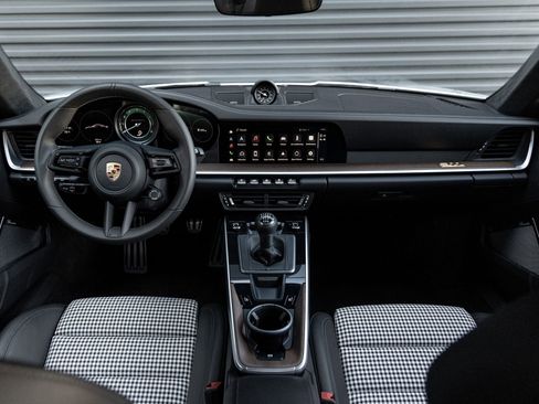Certified 2023 Porsche 911 Sport Classic RWD image 21