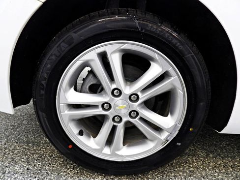 Used 2017 Chevrolet Cruze LT w/ Convenience Package image 20