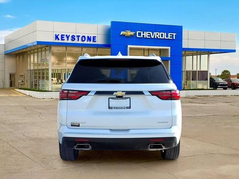 Used 2023 Chevrolet Traverse Premier FWD image 6