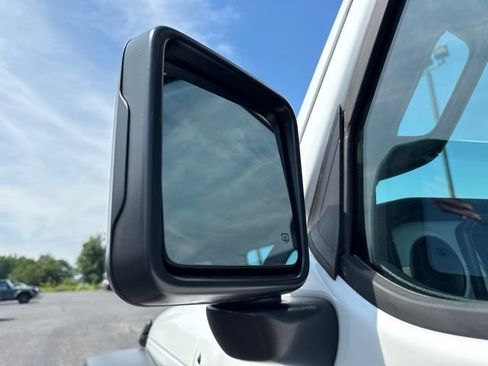 Used 2025 Jeep Wrangler Sport S AWD/4WD image 36