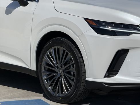 New 2026 Lexus RX 450h AWD image 4