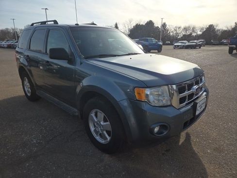 Used 2011 Ford Escape XLT w/ Class II Trailer Tow Pkg image 9