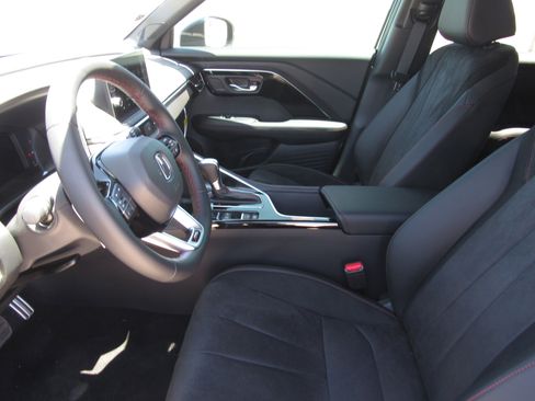 Certified 2025 Acura ADX A-Spec image 17