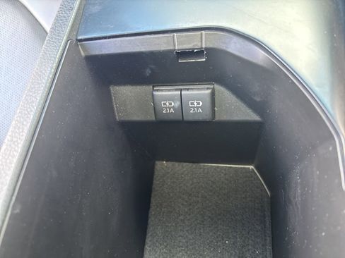 Used 2020 Toyota Camry XSE image 28