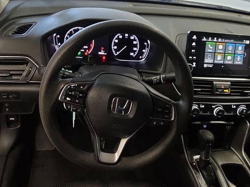Used 2019 Honda Accord EX image 4