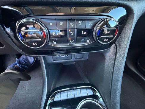 Used 2023 Buick Encore GX Select w/ Sport Touring Package FWD image 14
